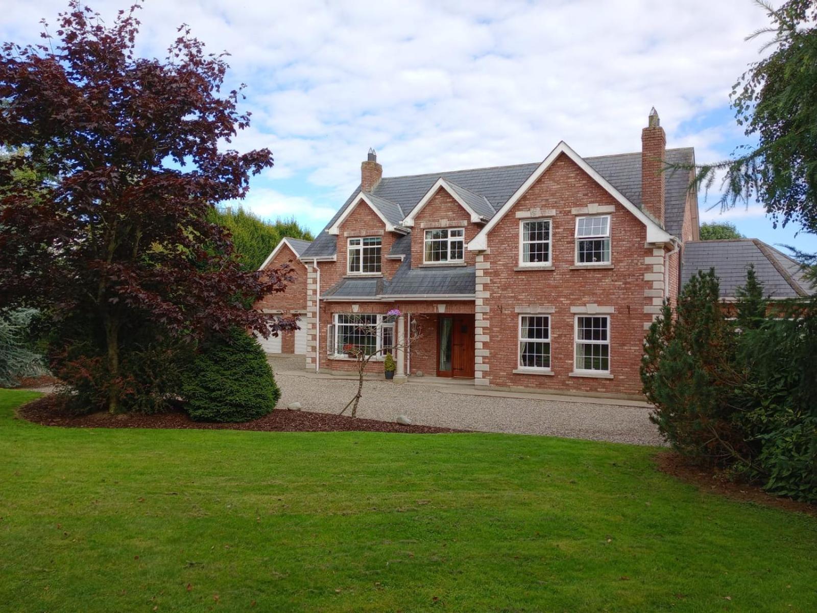 Tullynacrunat Lodge Castleblayney Eksteriør bilde